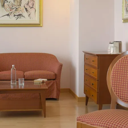 Terme Leonardo فندق