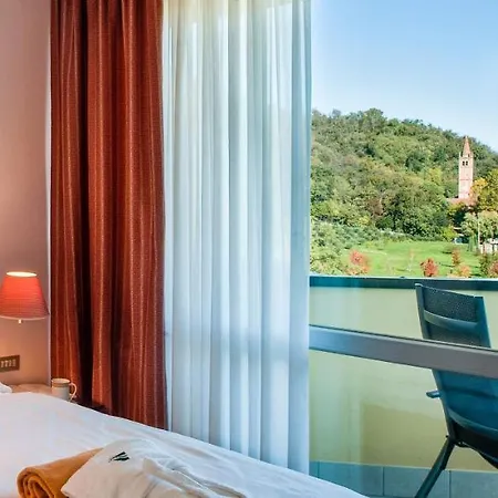 Terme Leonardo فندق 4*