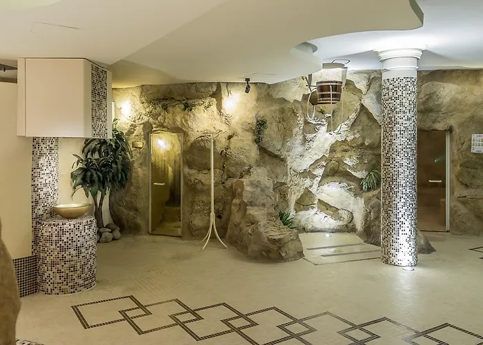 Terme Leonardo מלון 4*